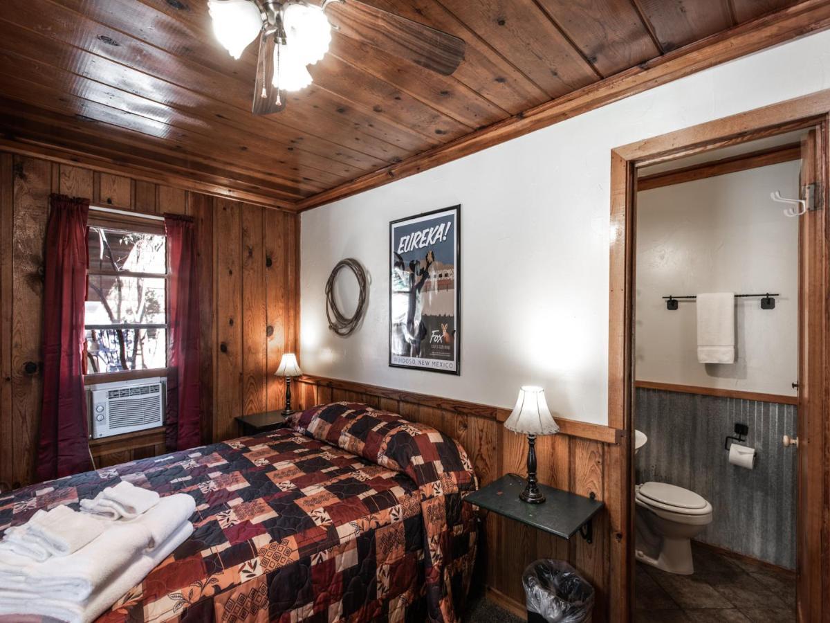 Apache Village Cabinette 11, Queen Bed, Midtown, Sleeps 2 Ruidoso Zewnętrze zdjęcie